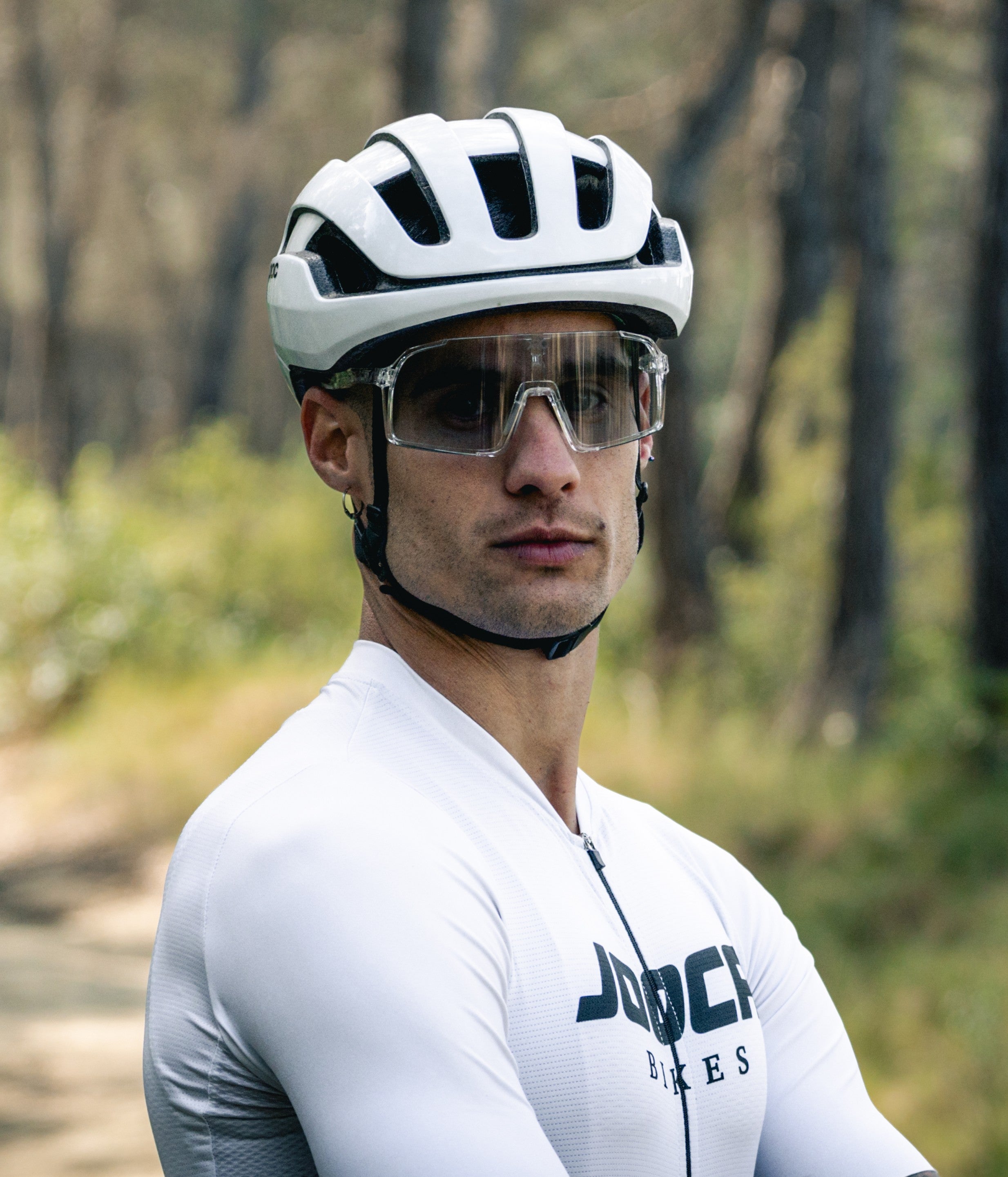 R PHOTOCHROMIC